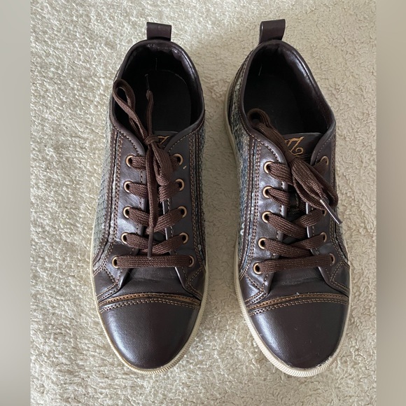 Camo Sequin and Brown Sneaker Kathy Van Zeeland Woman’s Size 8 - Picture 4 of 7